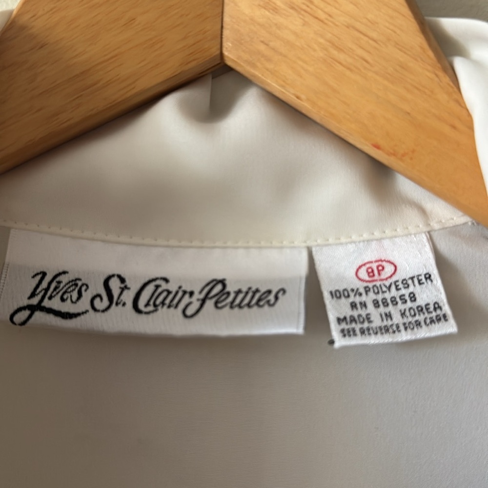 🍦🍨🍦🍨Ivory blouse - Picture 8 of 8